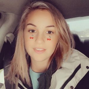 Meet your Posher, Elisa